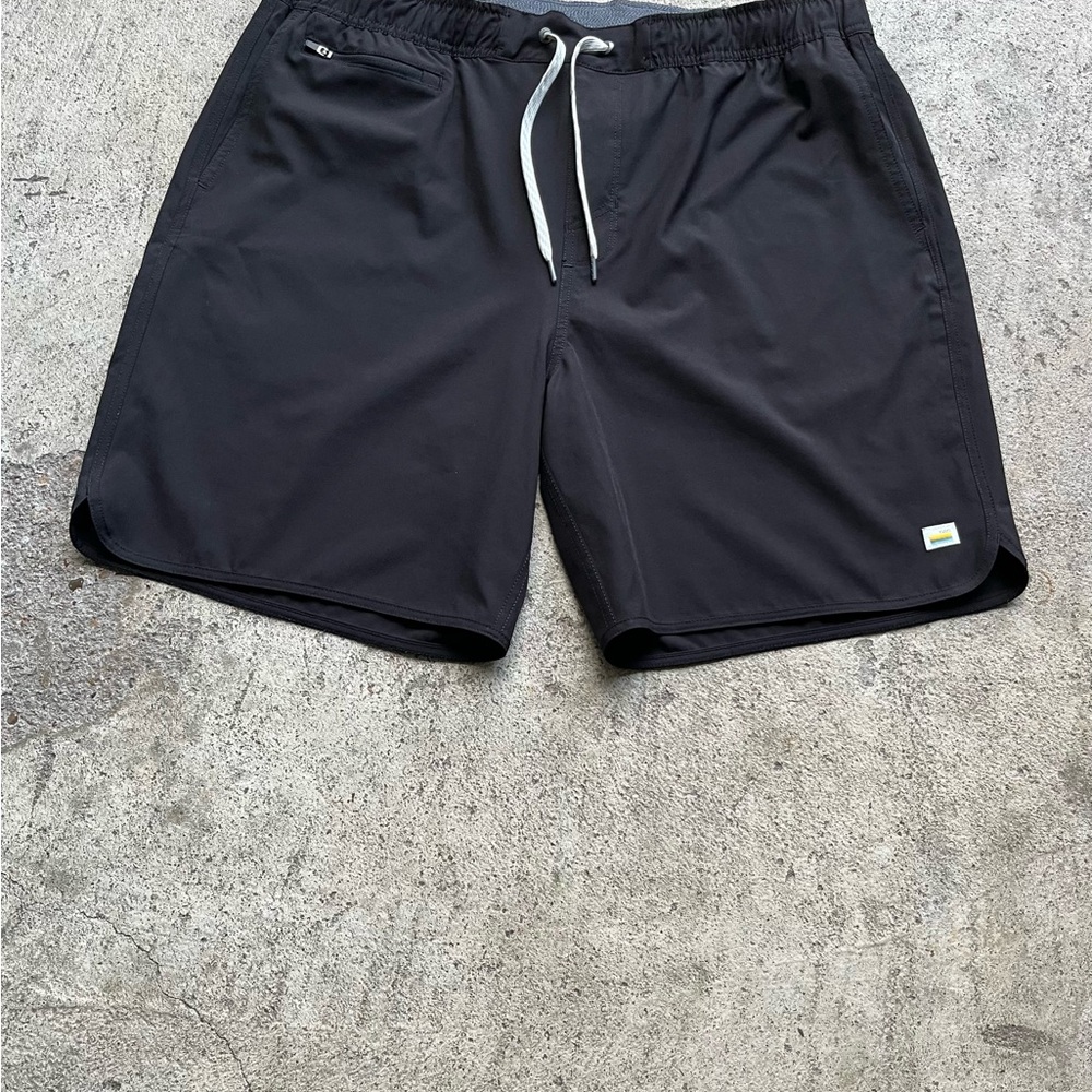 Vuori Black Athletic Shorts with Contrast Drawstring